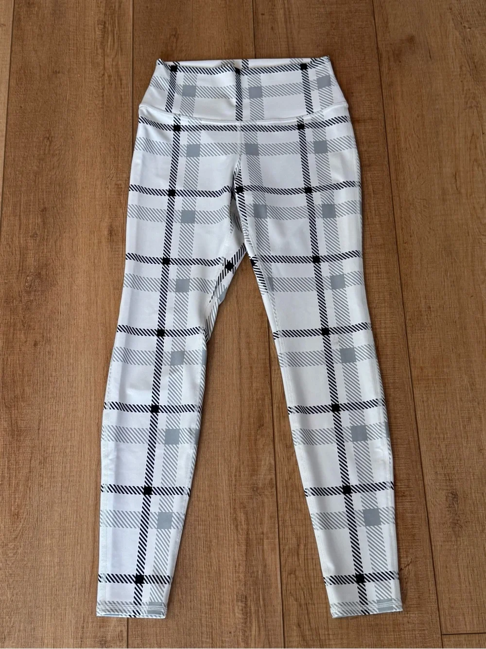 Alo Yoga Airlift High-Waist Magnified Plaid Leggings Ivory Black Large NWOT